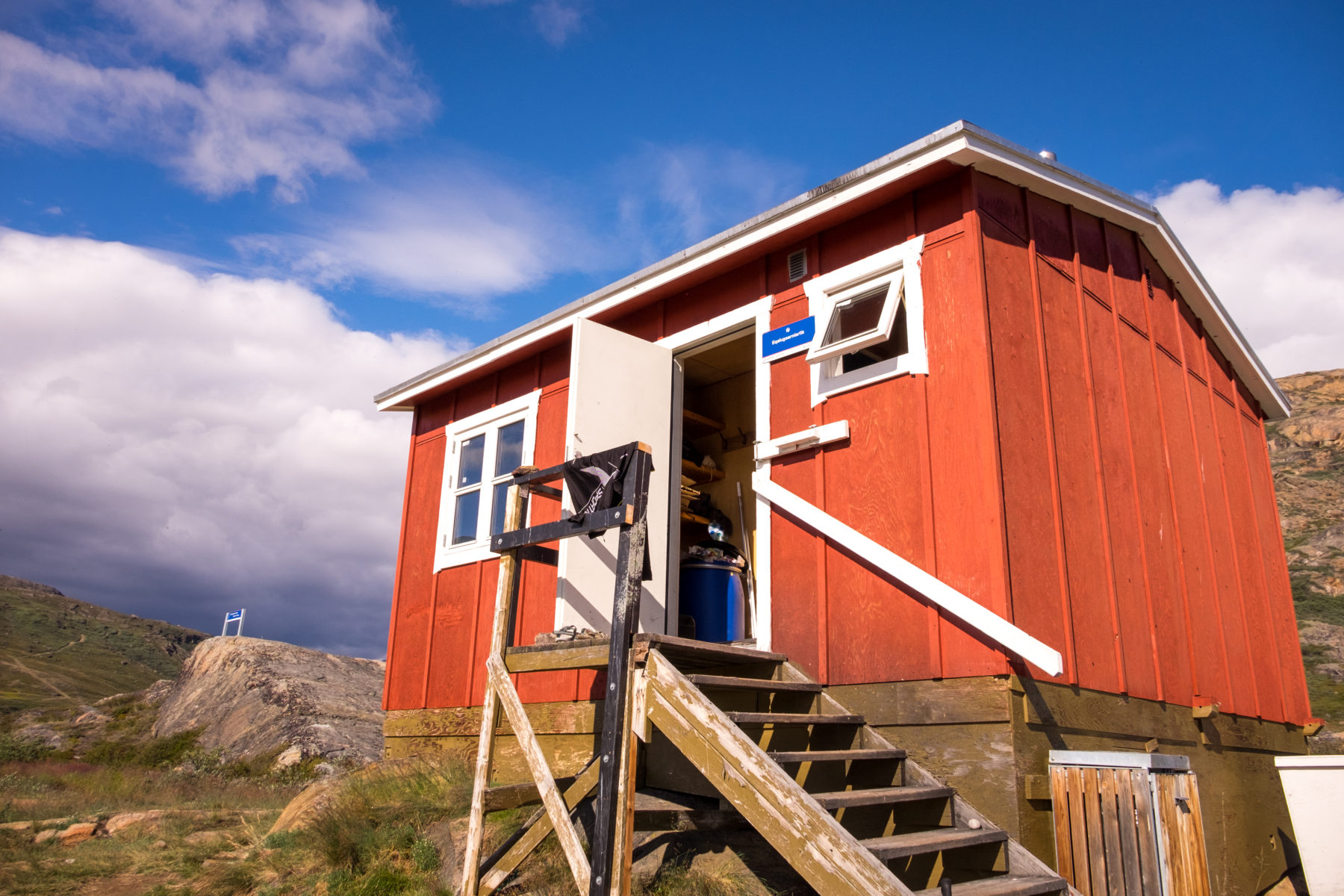 Eqalugaarniarfik hut on the Arctic Circle Trail