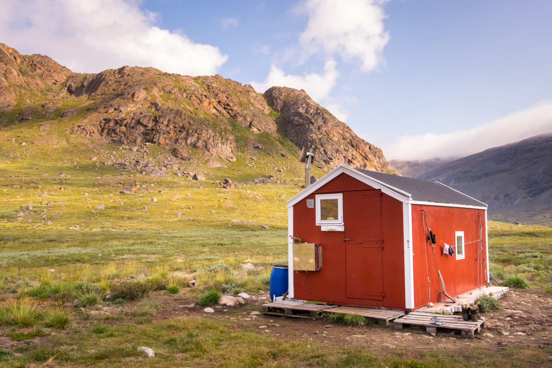 Nerumaq hut on the Arctic Circle Trail